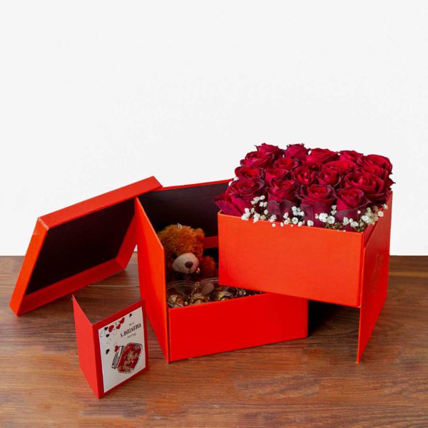 باکس گل رز تاتین- باکس گل هارد باکس قرمز همراه با گل های رز هلندی
