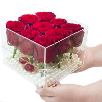 باکس گل رز شیشه ای شفاف - 9 شاخه گل رز هلندی