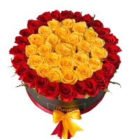 باکس گل 50 شاخه مژگان -خرید جعبه گل برای سالگرد ازدواج با گل های رز قرمز و زرد هلندی همراه با روبان