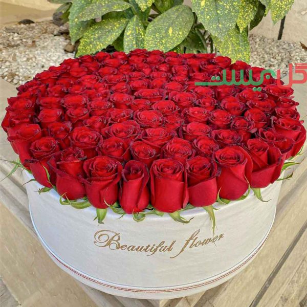 باکس گل سفید با گل های سرخ - خرید هدیه از خارج کشور