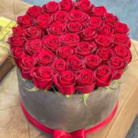 باکس گل رز رسپینا - خرید باکس گل رز قرمز برای سالگرد ازدواج