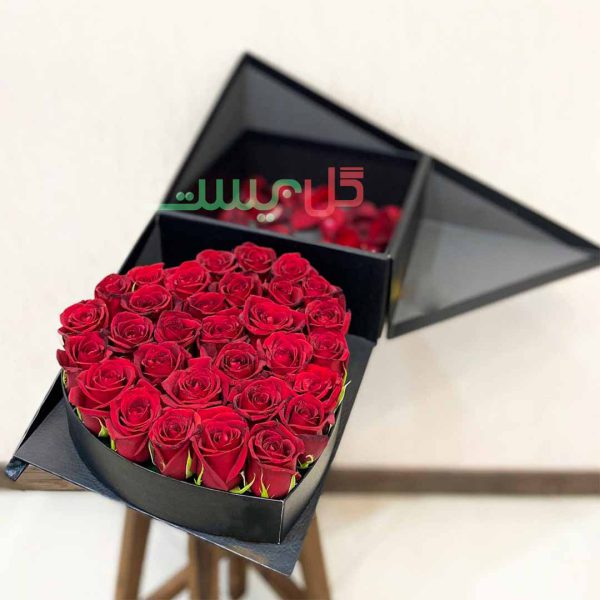 سفارش اینترنتی باکس گل خفاشی با گل رز ارزان برای هدیه و کادوی سالگرد ازدواج