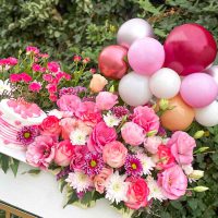 باکس گل و بادکنک لاکچری برای تولد - سفارش گل و کیک در تهران و کرج