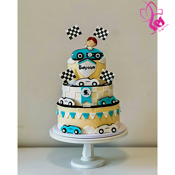 کیک تولد ماشینی سه طبقه برای پسر بچه